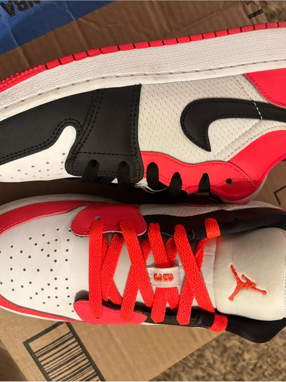 Nike Air Jordan 1 Low SE GS 'Mismatched Infrared' - White, Black & Infrared